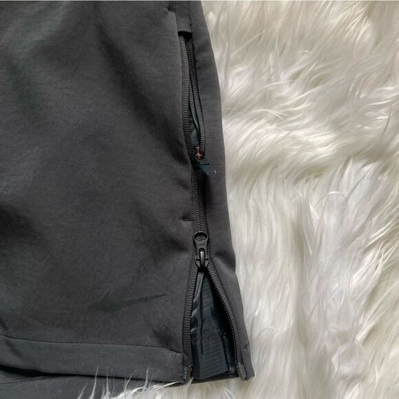 NWT Nike Team Tech Pack Woven Short High Waist Stretch DX0626-060 Women Size Lg - Picture 4 of 7